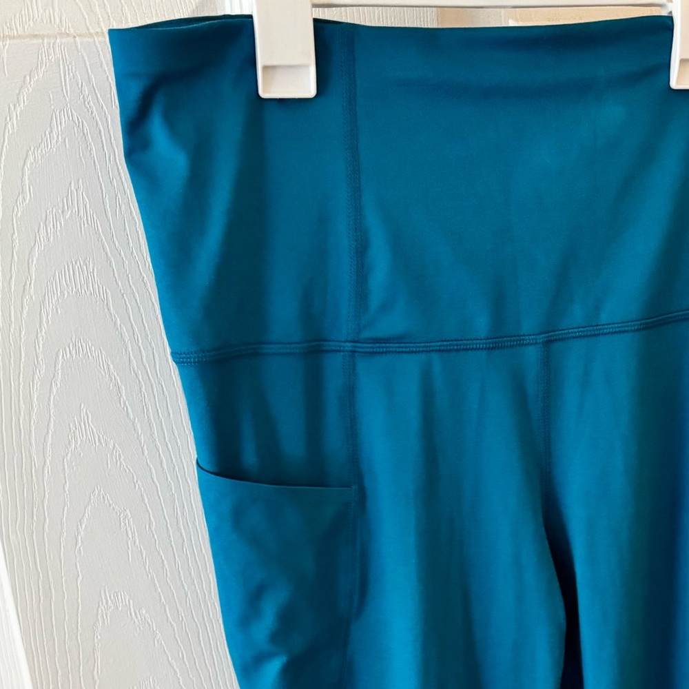 NWT - All In Motion 7/8 Legging